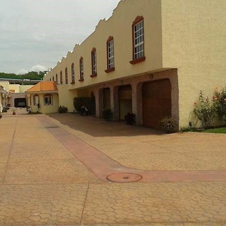 Quinta Las Fuentes Motel Colima Exterior foto